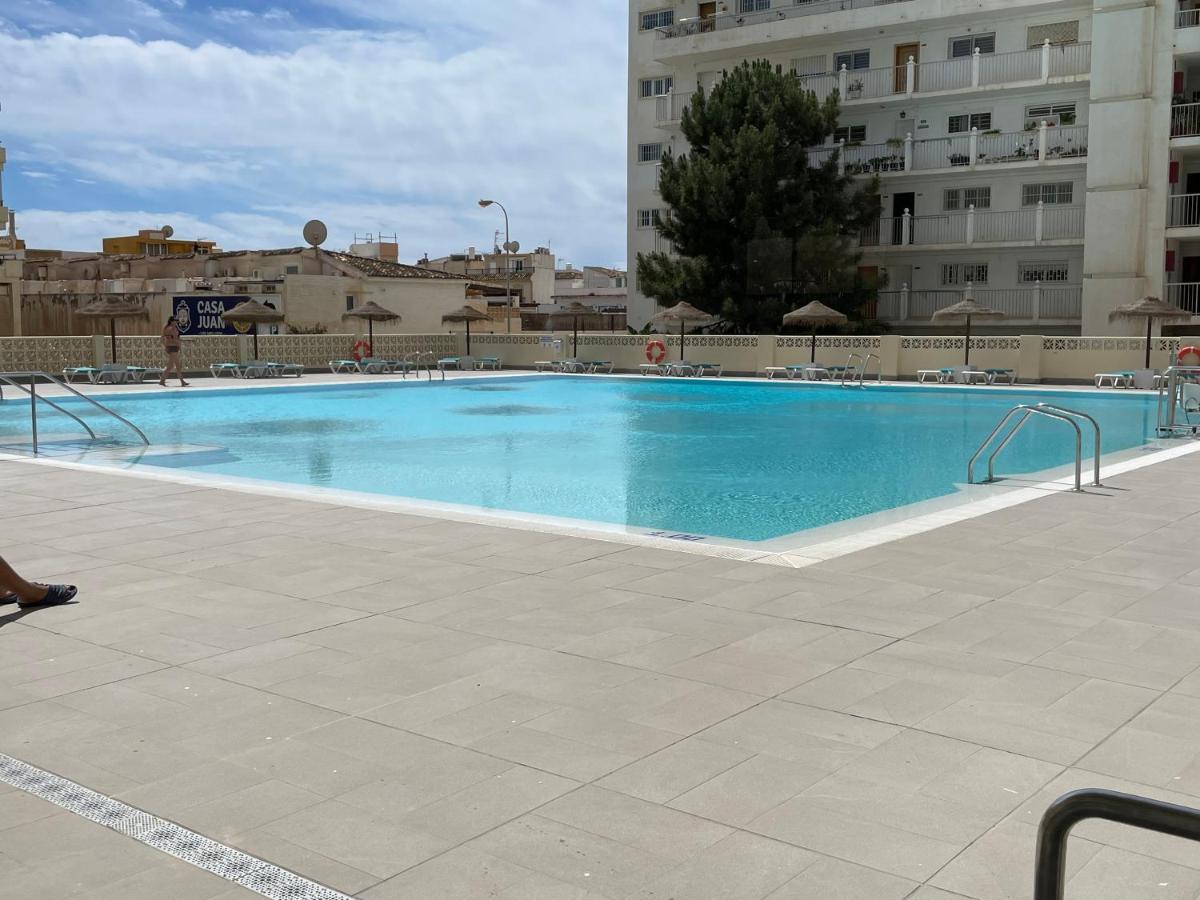 Apartamento Totalmente Reformado Con Piscina Y Jardines Al Lado De La Playa De La Carihuela Torremolinos Ngoại thất bức ảnh