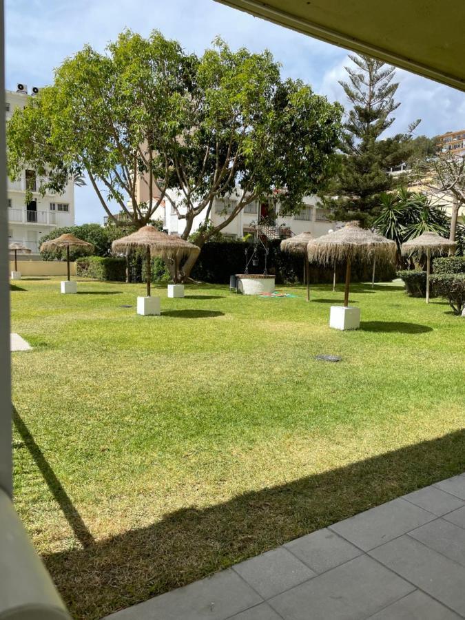Apartamento Totalmente Reformado Con Piscina Y Jardines Al Lado De La Playa De La Carihuela Torremolinos Ngoại thất bức ảnh