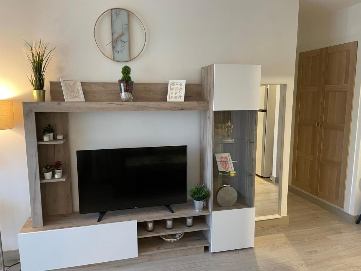 Apartamento Totalmente Reformado Con Piscina Y Jardines Al Lado De La Playa De La Carihuela Torremolinos Ngoại thất bức ảnh