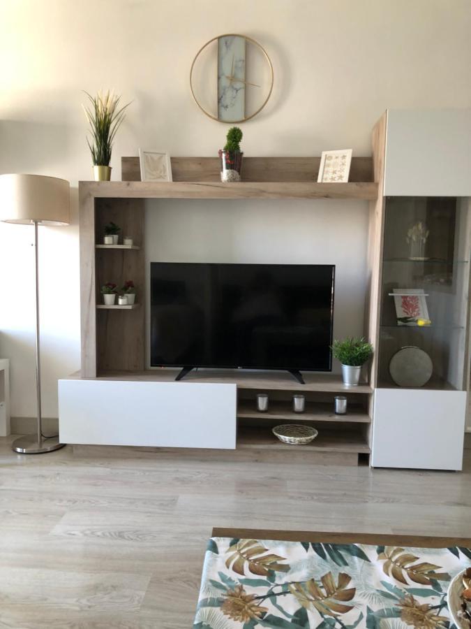 Apartamento Totalmente Reformado Con Piscina Y Jardines Al Lado De La Playa De La Carihuela Torremolinos Ngoại thất bức ảnh