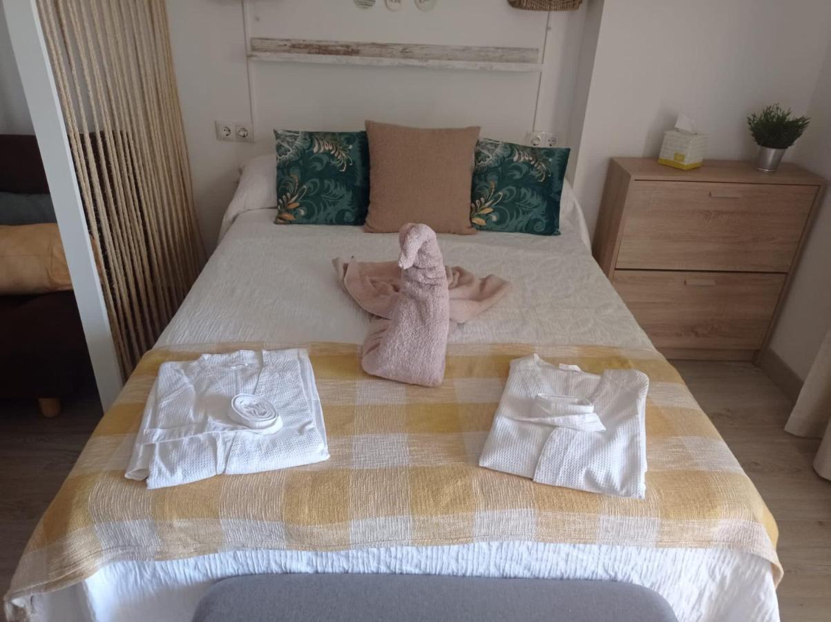 Apartamento Totalmente Reformado Con Piscina Y Jardines Al Lado De La Playa De La Carihuela Torremolinos Ngoại thất bức ảnh