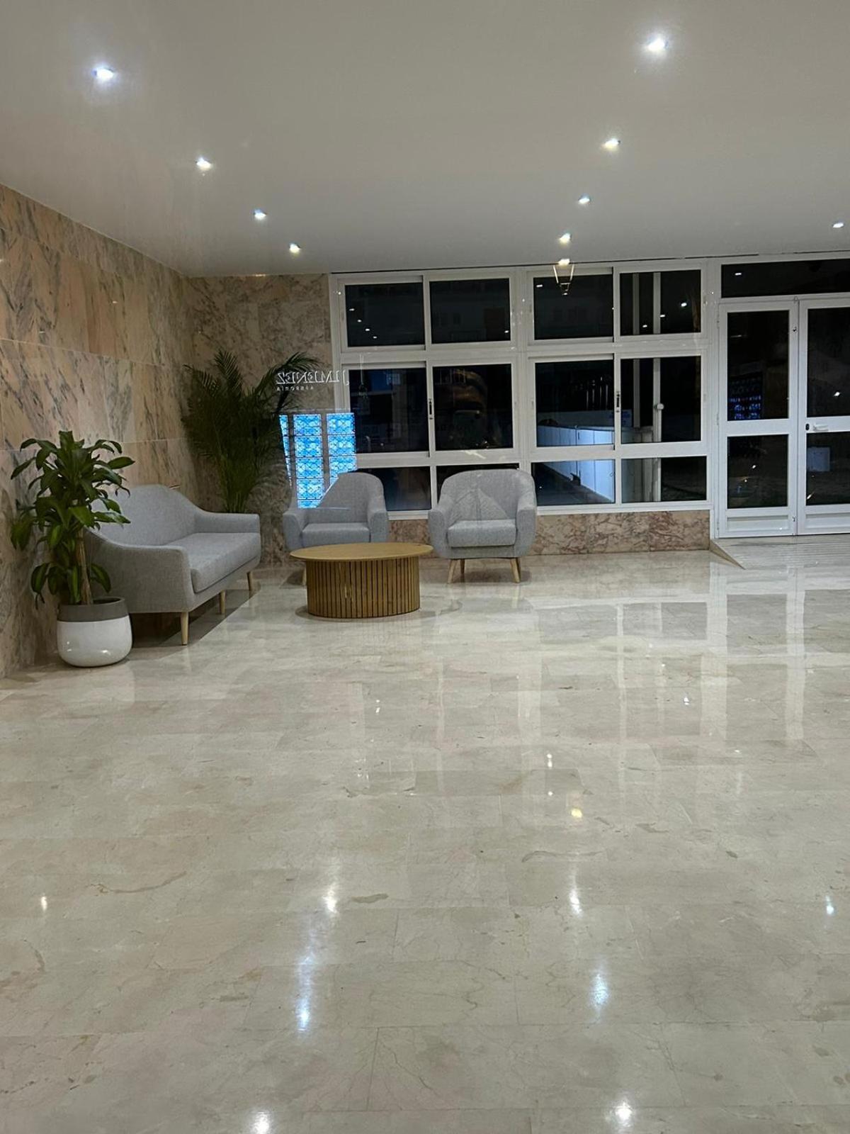 Apartamento Totalmente Reformado Con Piscina Y Jardines Al Lado De La Playa De La Carihuela Torremolinos Ngoại thất bức ảnh