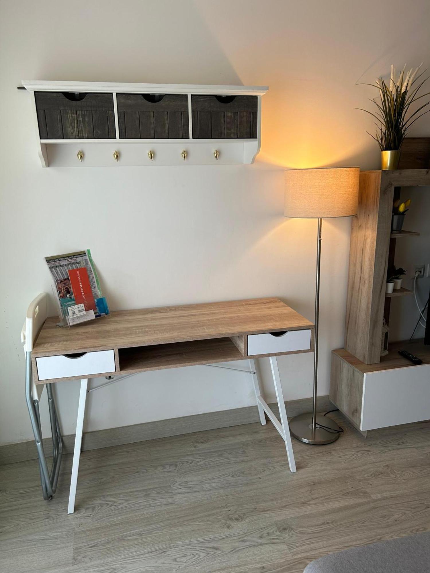 Apartamento Totalmente Reformado Con Piscina Y Jardines Al Lado De La Playa De La Carihuela Torremolinos Ngoại thất bức ảnh