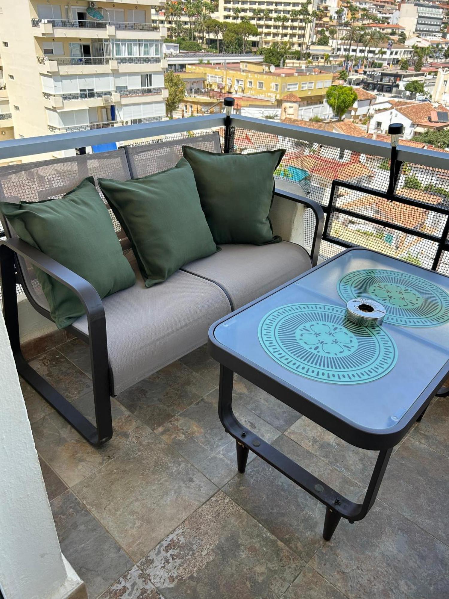 Apartamento Totalmente Reformado Con Piscina Y Jardines Al Lado De La Playa De La Carihuela Torremolinos Ngoại thất bức ảnh